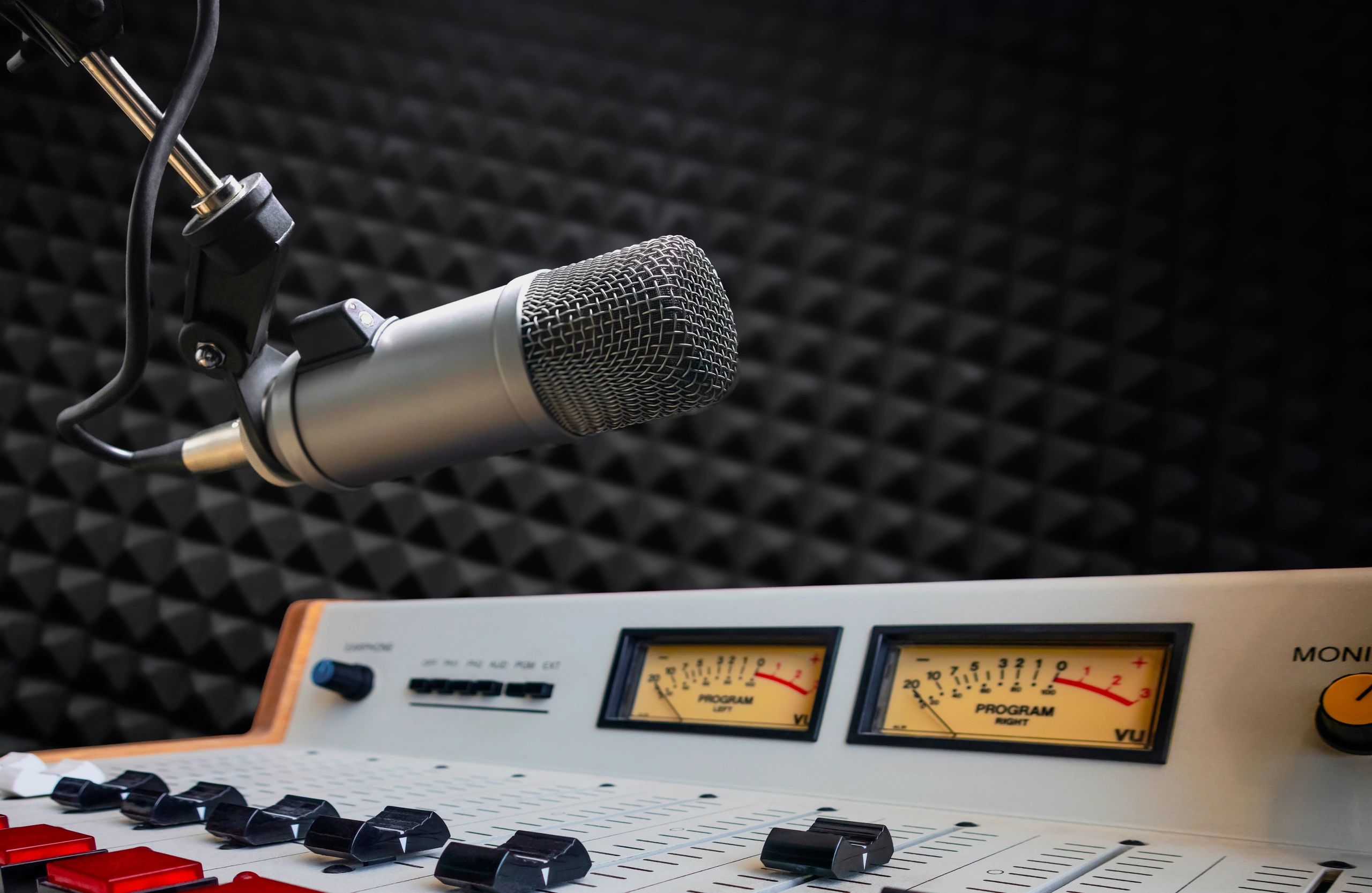 Professional microphone with on-air sign